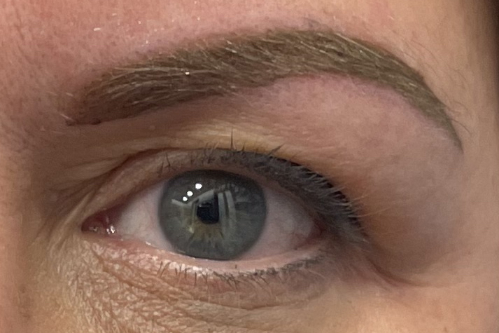 Sourcil après dermopigmentation