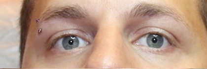 Sourcils homme avant