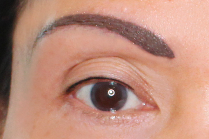 Sourcils après dermopigmentation
